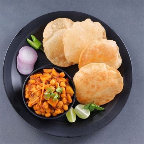 chole bhature definition.